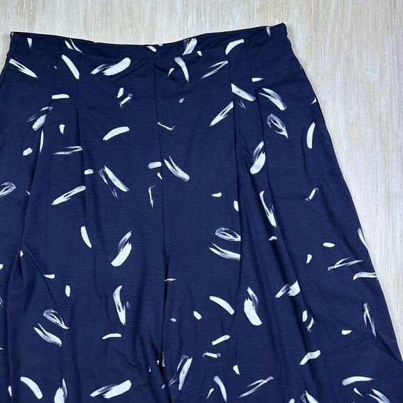 Lysse Brush Petals True Navy Wide Leg Cropped Ponte Pull On Pants Plus 2X - Picture 2 of 14